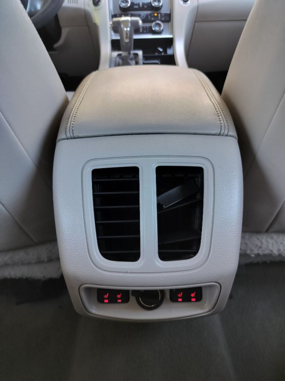 2011 Ford Taurus Image 34