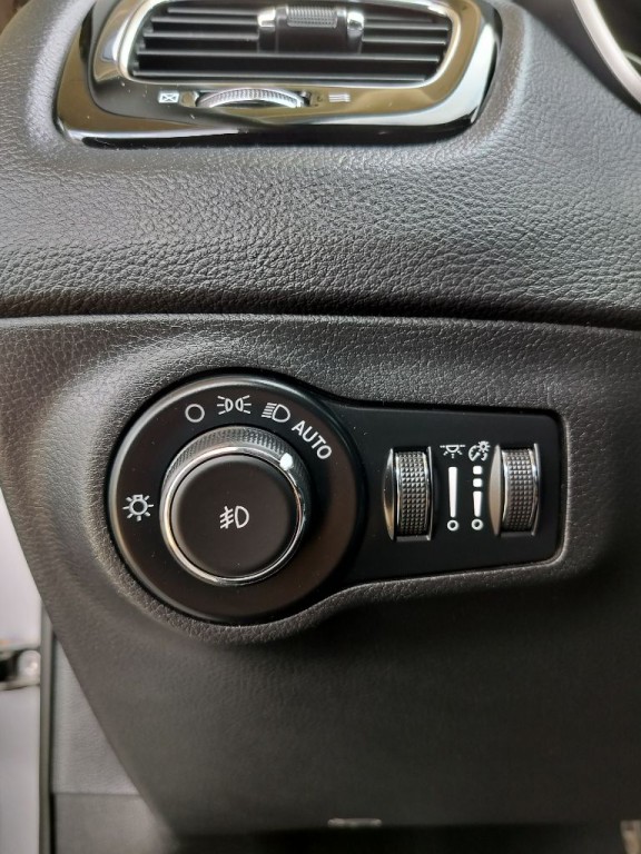 2019 Jeep Compass Image 12