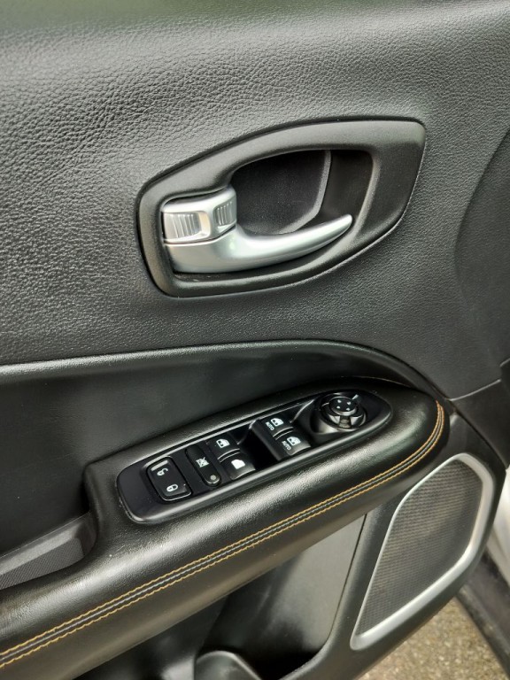 2019 Jeep Compass Image 25