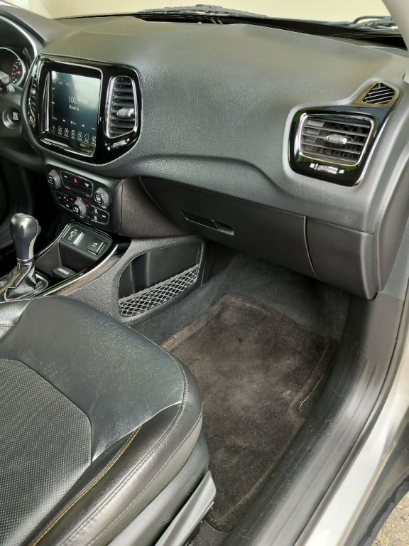 2019 Jeep Compass Image 38
