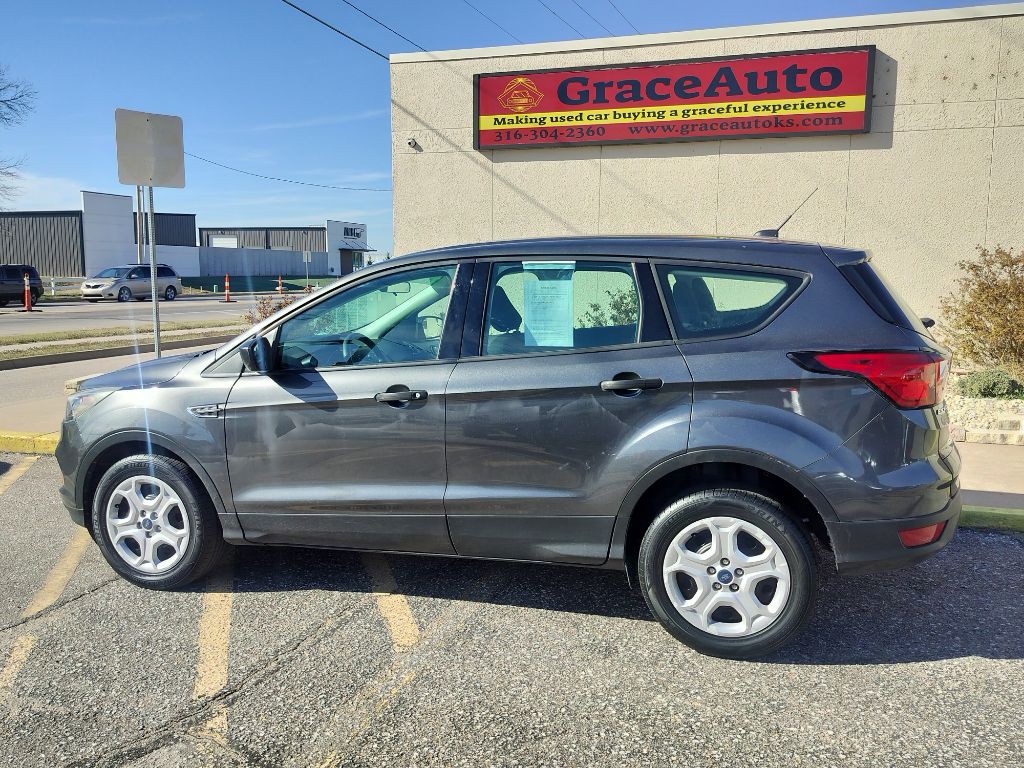 2019 Ford Escape Image 2