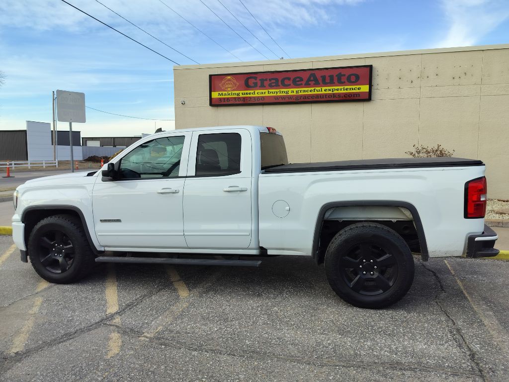 2018 GMC Sierra Image 2