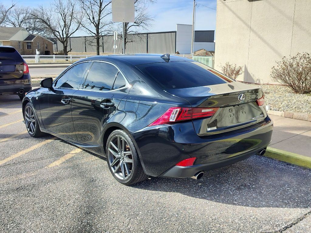 2015 Lexus IS Image 4