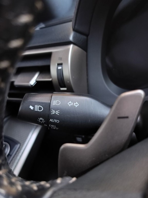 2015 Lexus IS Image 16