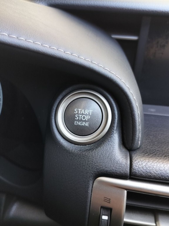 2015 Lexus IS Image 17