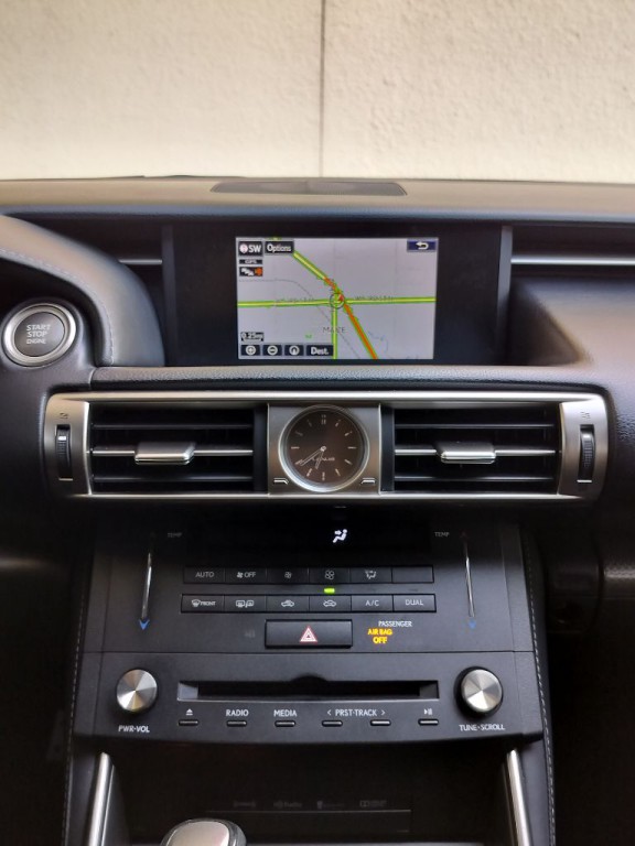 2015 Lexus IS Image 20