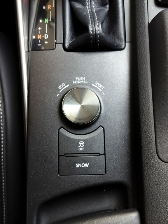 2015 Lexus IS Image 27