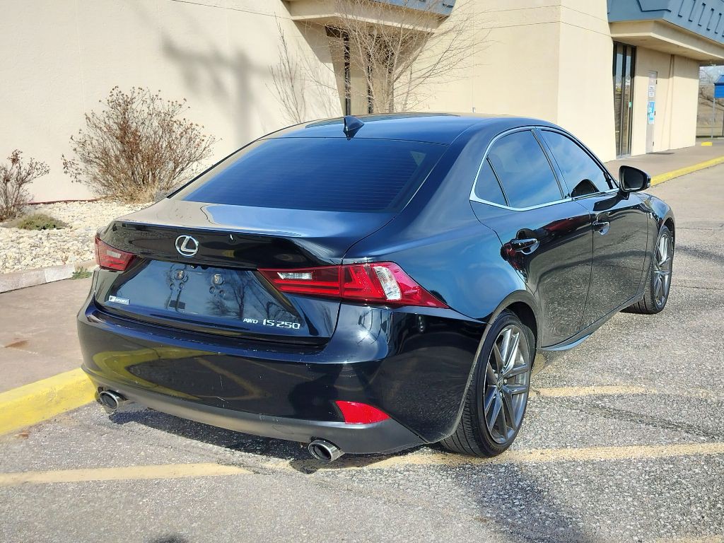 2015 Lexus IS Image 40