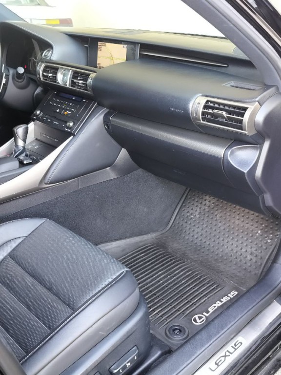 2015 Lexus IS Image 42