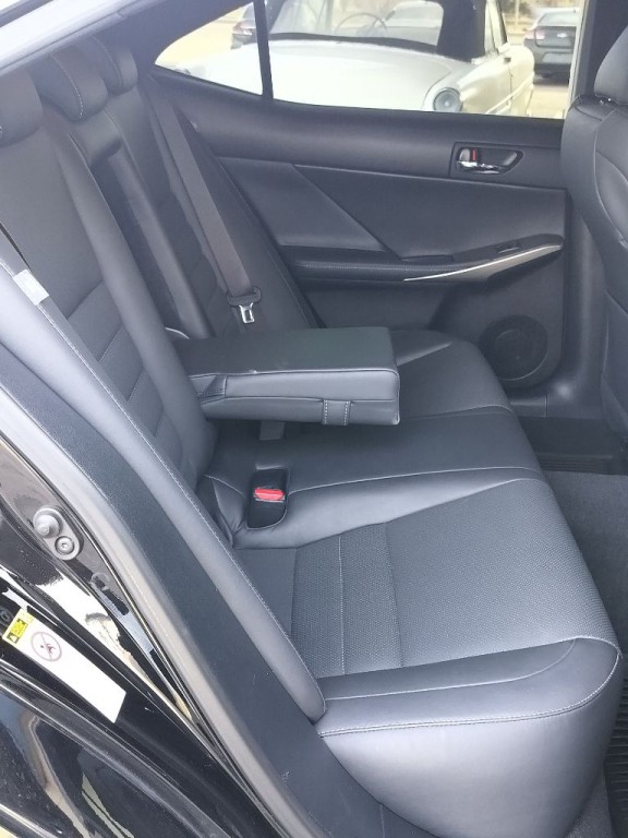 2015 Lexus IS Image 45