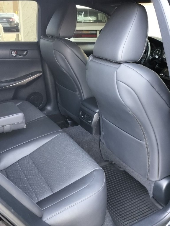 2015 Lexus IS Image 46