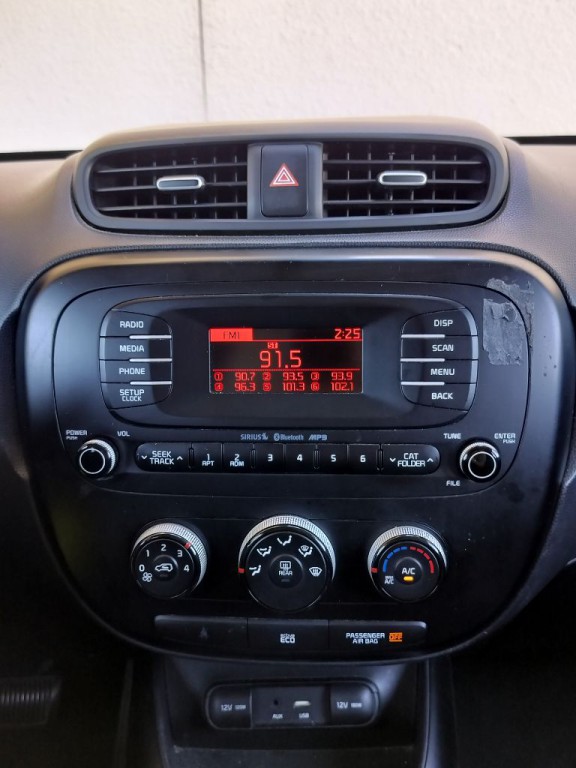 2016 Kia Soul Image 16