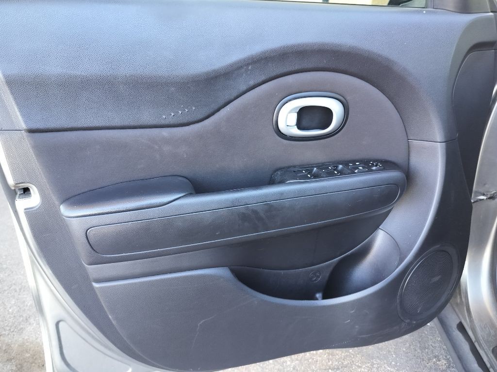 2016 Kia Soul Image 19