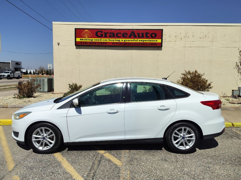 2016 Ford Focus Image 1