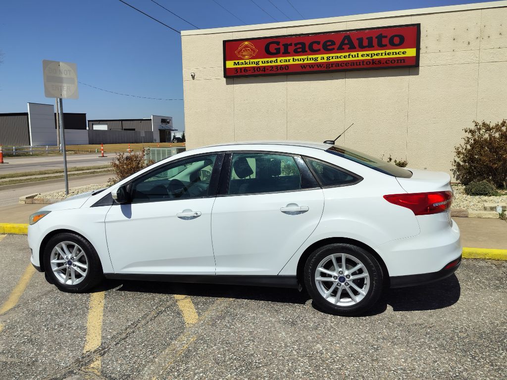 2016 Ford Focus Image 2