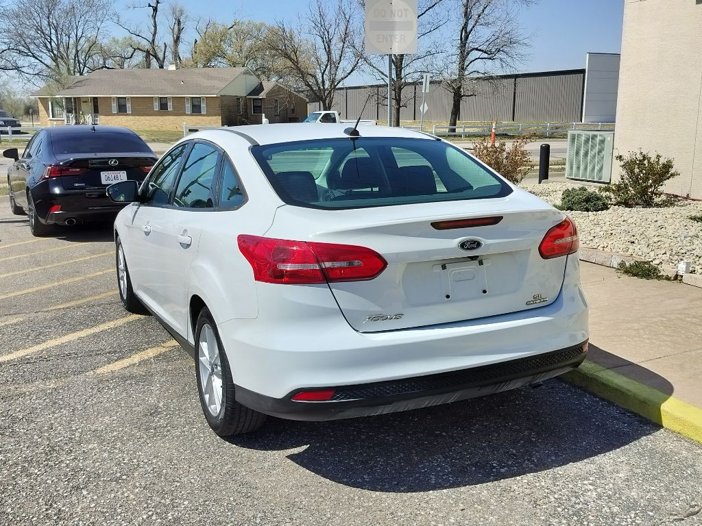 2016 Ford Focus Image 5