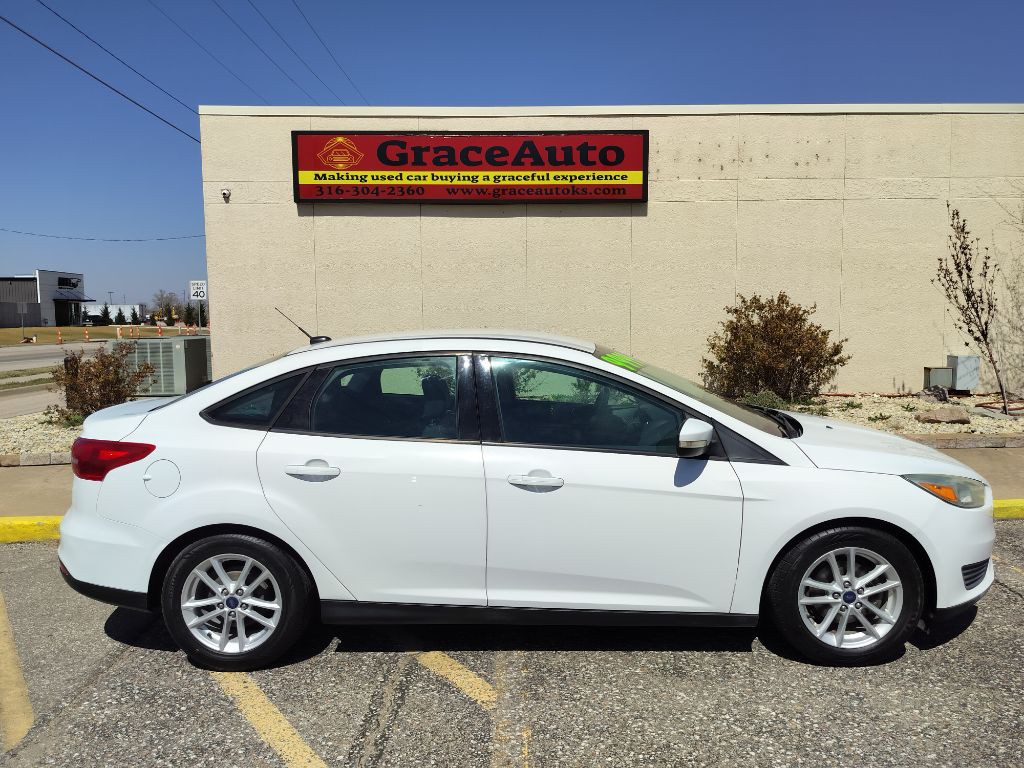 2016 Ford Focus Image 10