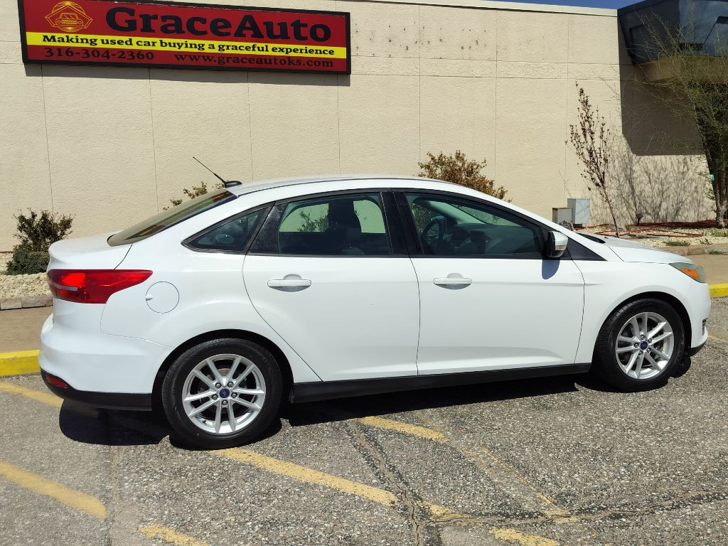 2016 Ford Focus Image 15