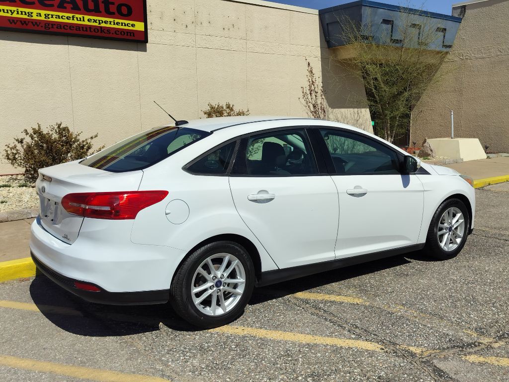 2016 Ford Focus Image 16