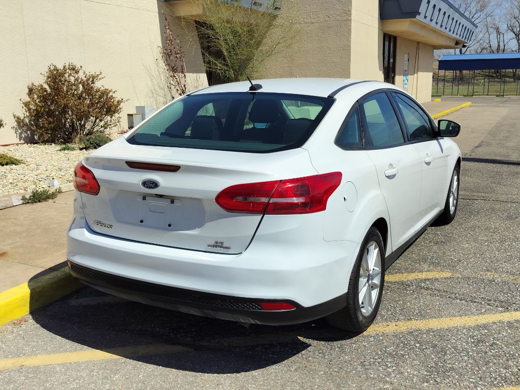 2016 Ford Focus Image 18