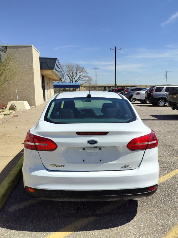 2016 Ford Focus Image 20