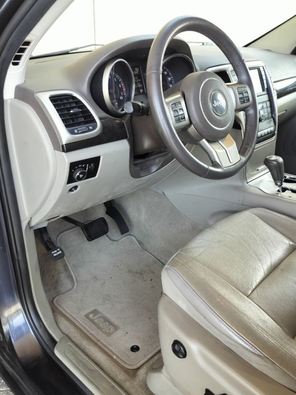 2012 Jeep Grand Cherokee Image 11