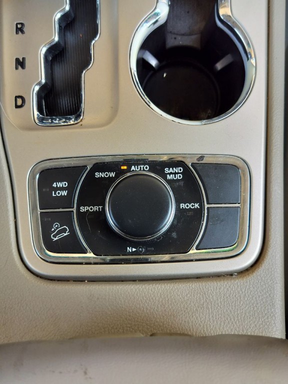 2012 Jeep Grand Cherokee Image 22