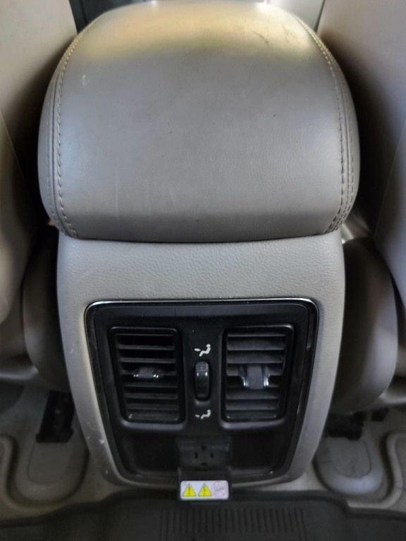 2012 Jeep Grand Cherokee Image 40