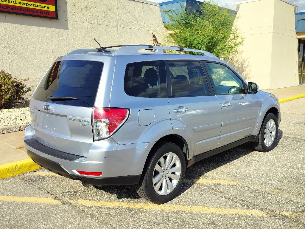 2013 Subaru Forester Image 32