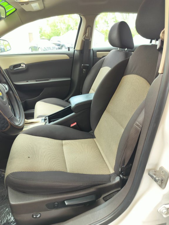 2012 Chevrolet Malibu Image 10