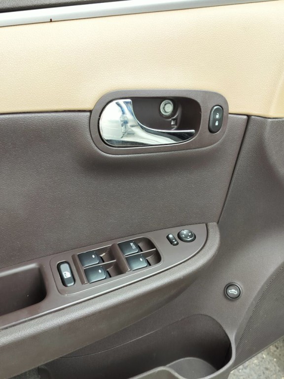 2012 Chevrolet Malibu Image 21