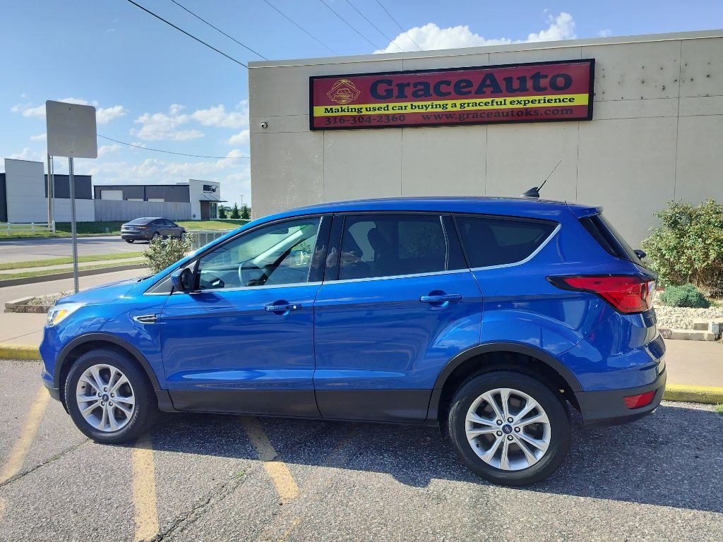 2019 Ford Escape Image 2