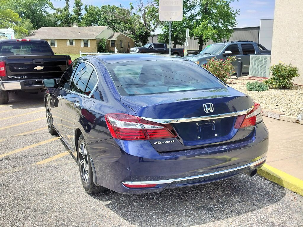 2017 Honda Accord Image 5
