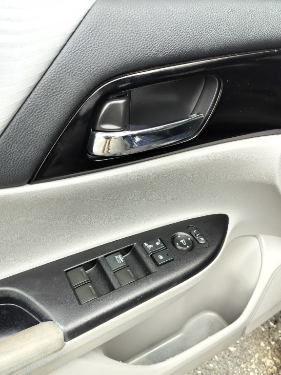 2017 Honda Accord Image 22
