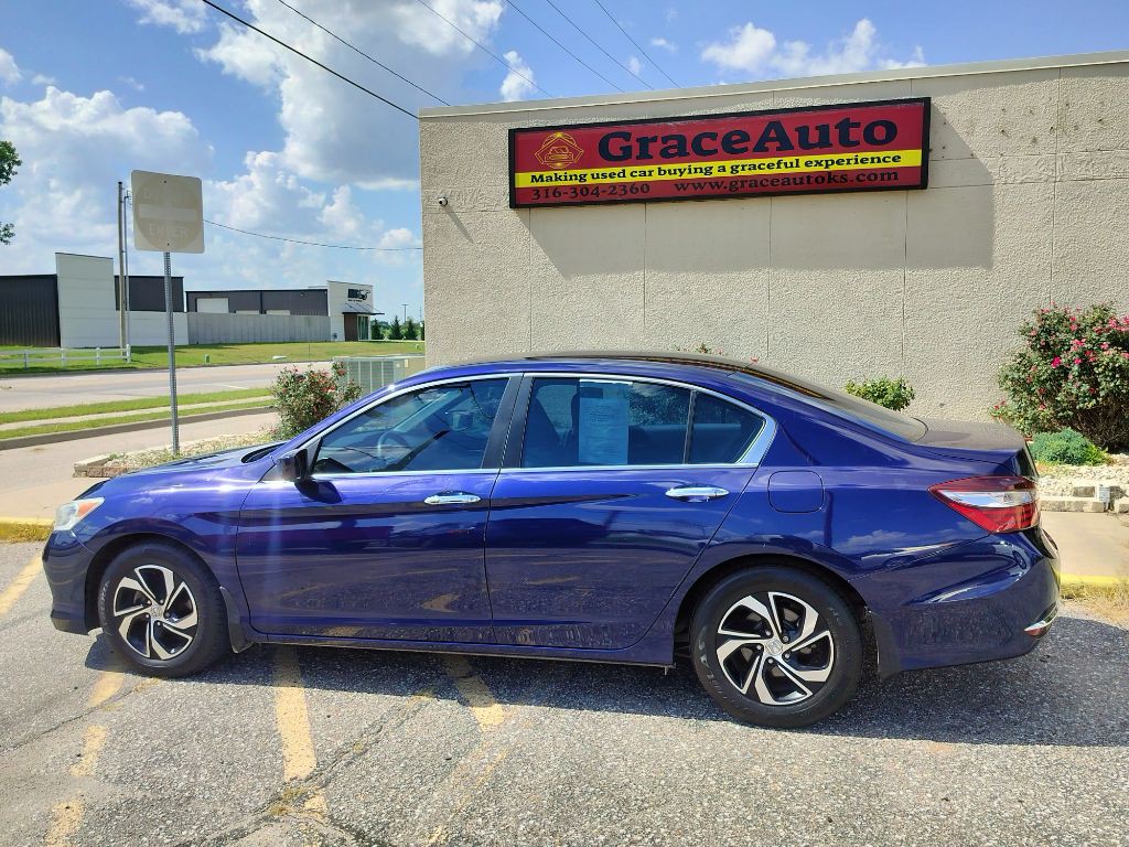 2017 Honda Accord Image 2