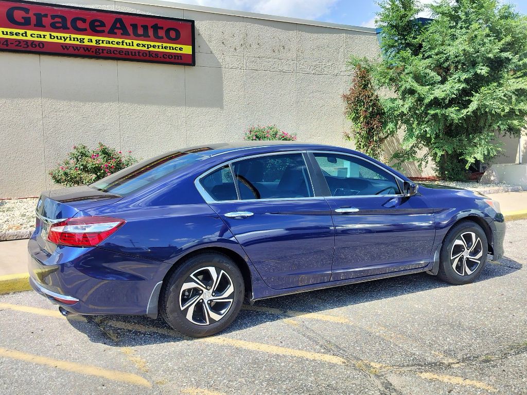2017 Honda Accord Image 31