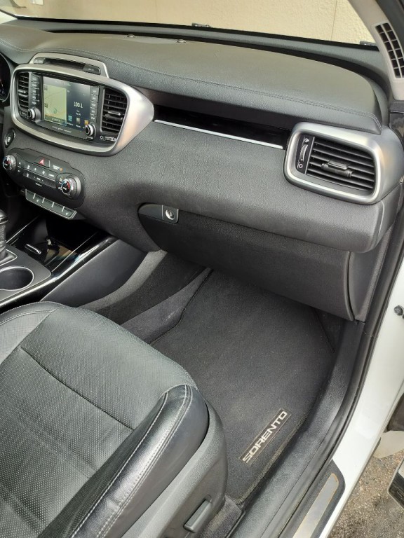 2016 Kia Sorento Image 38