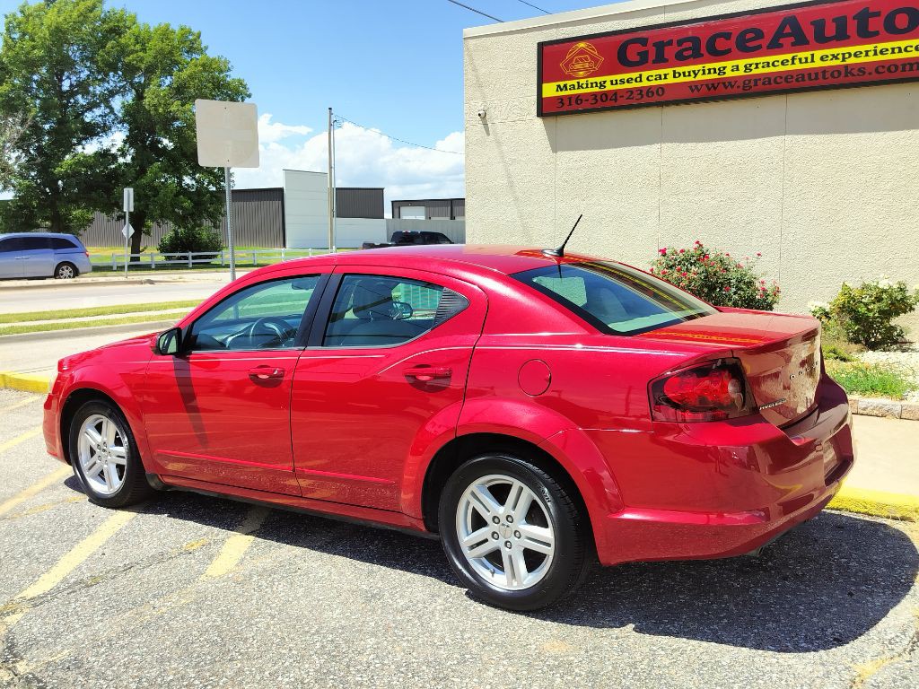 2013 Dodge Avenger Image 3