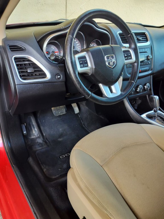 2013 Dodge Avenger Image 12