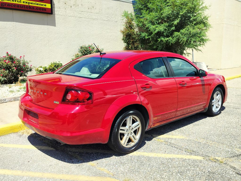 2013 Dodge Avenger Image 32