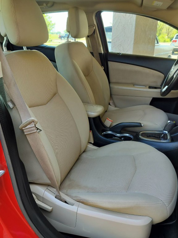 2013 Dodge Avenger Image 34