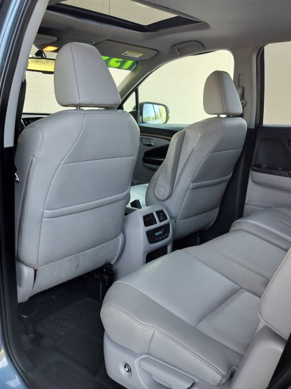 2017 Honda Pilot Image 30