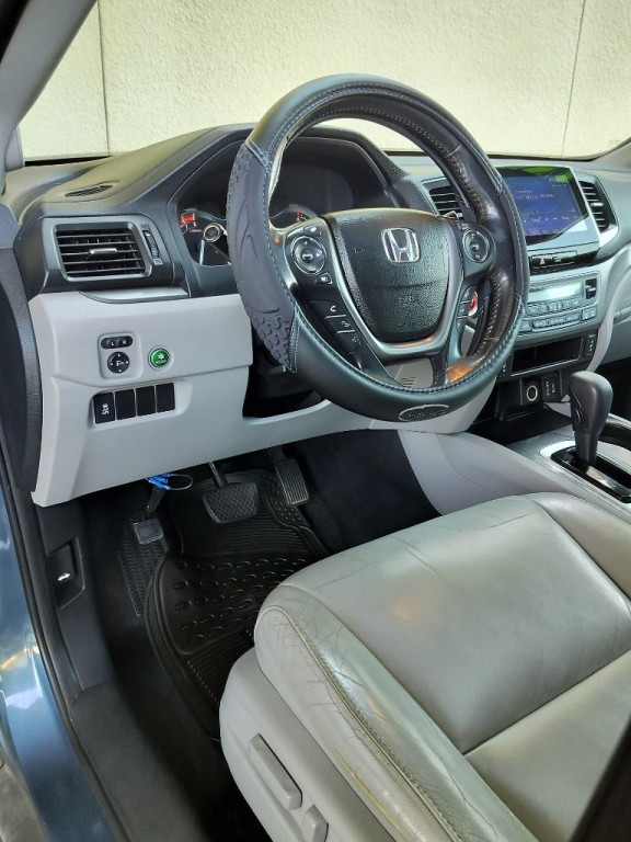2017 Honda Pilot Image 12