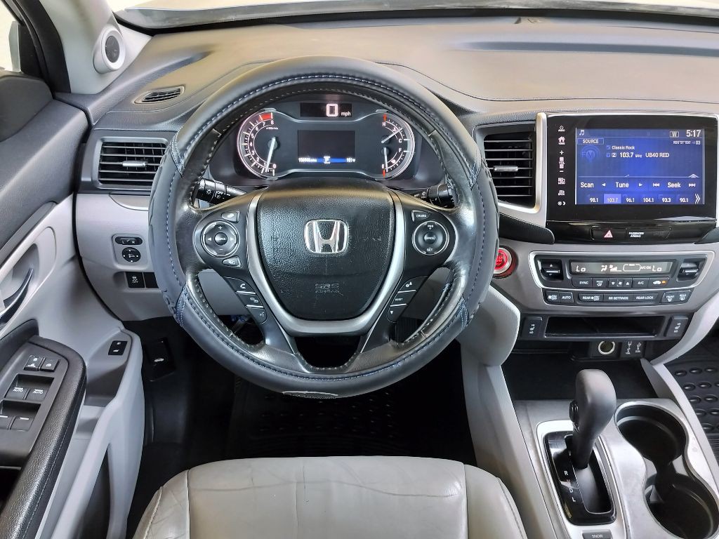 2017 Honda Pilot Image 17