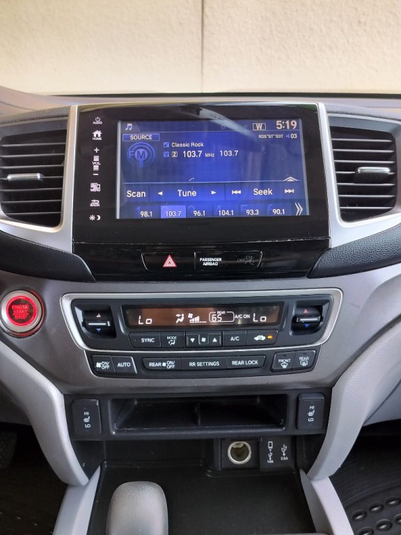 2017 Honda Pilot Image 19