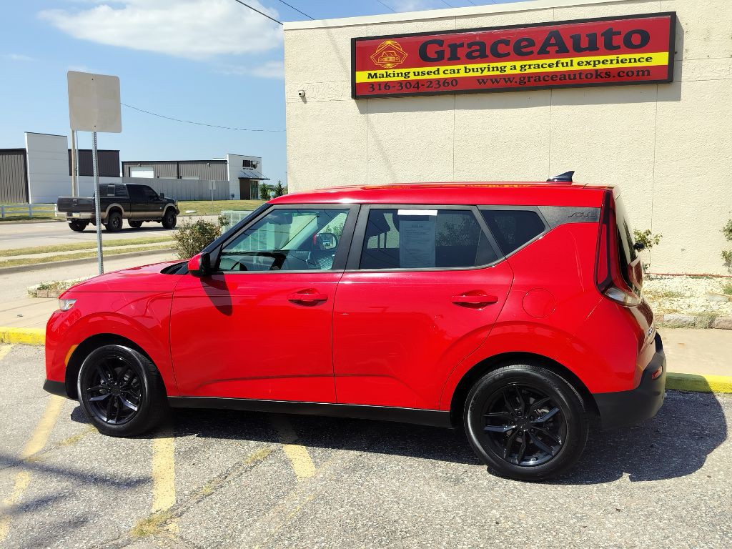 2020 Kia Soul Image 2