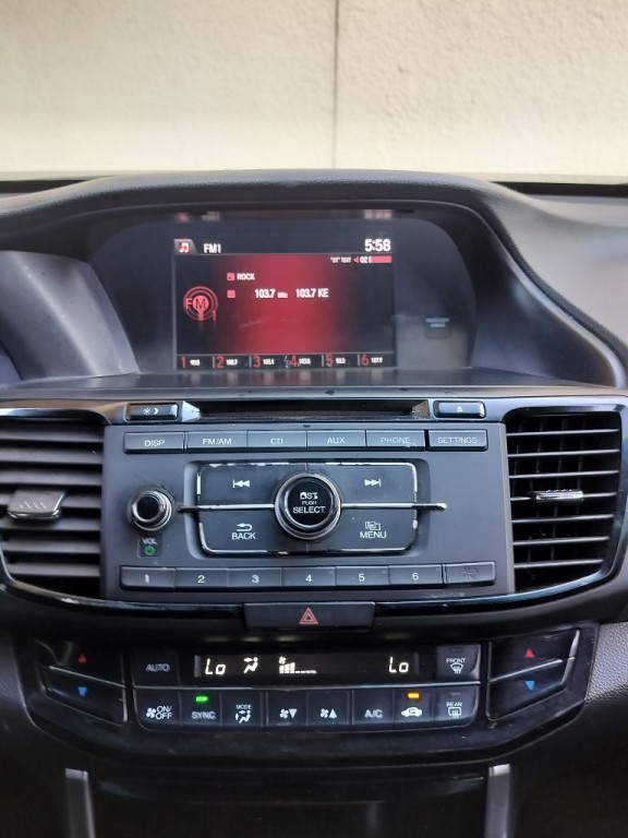 2017 Honda Accord Image 15
