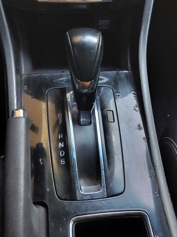 2017 Honda Accord Image 18