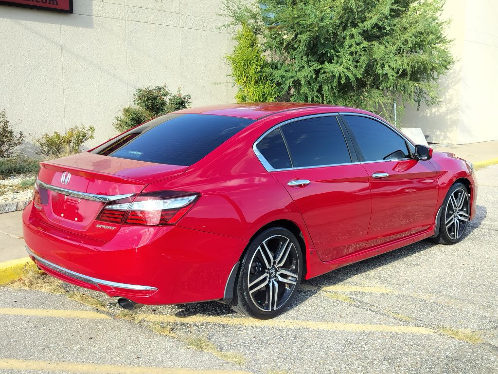 2017 Honda Accord Image 30