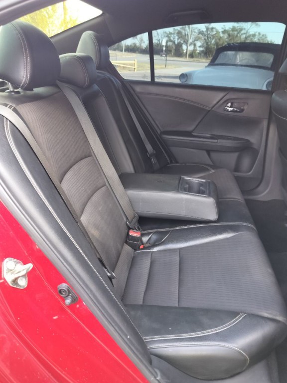 2017 Honda Accord Image 34